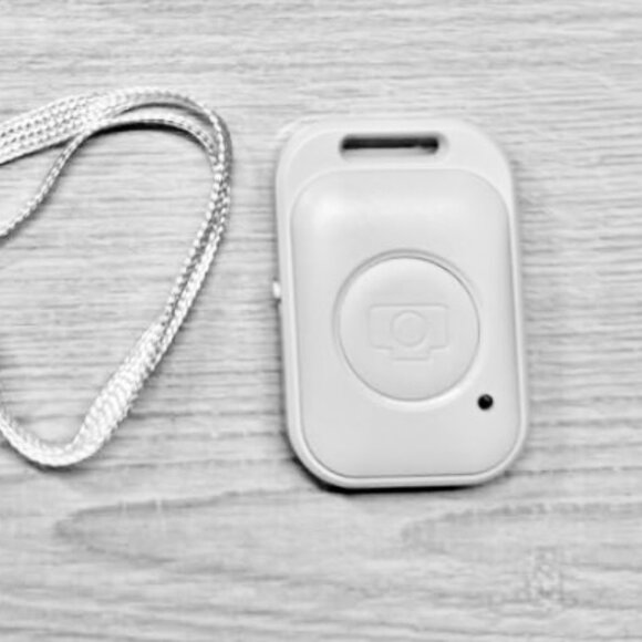 Minimalistic Sleek design 10.5" Ring Light with Stand & Remote control!! - Picture 3 of 4